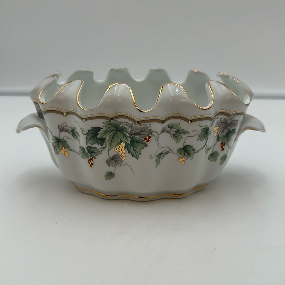 Burton and Burton Ruffled Grapevine Serving Dish